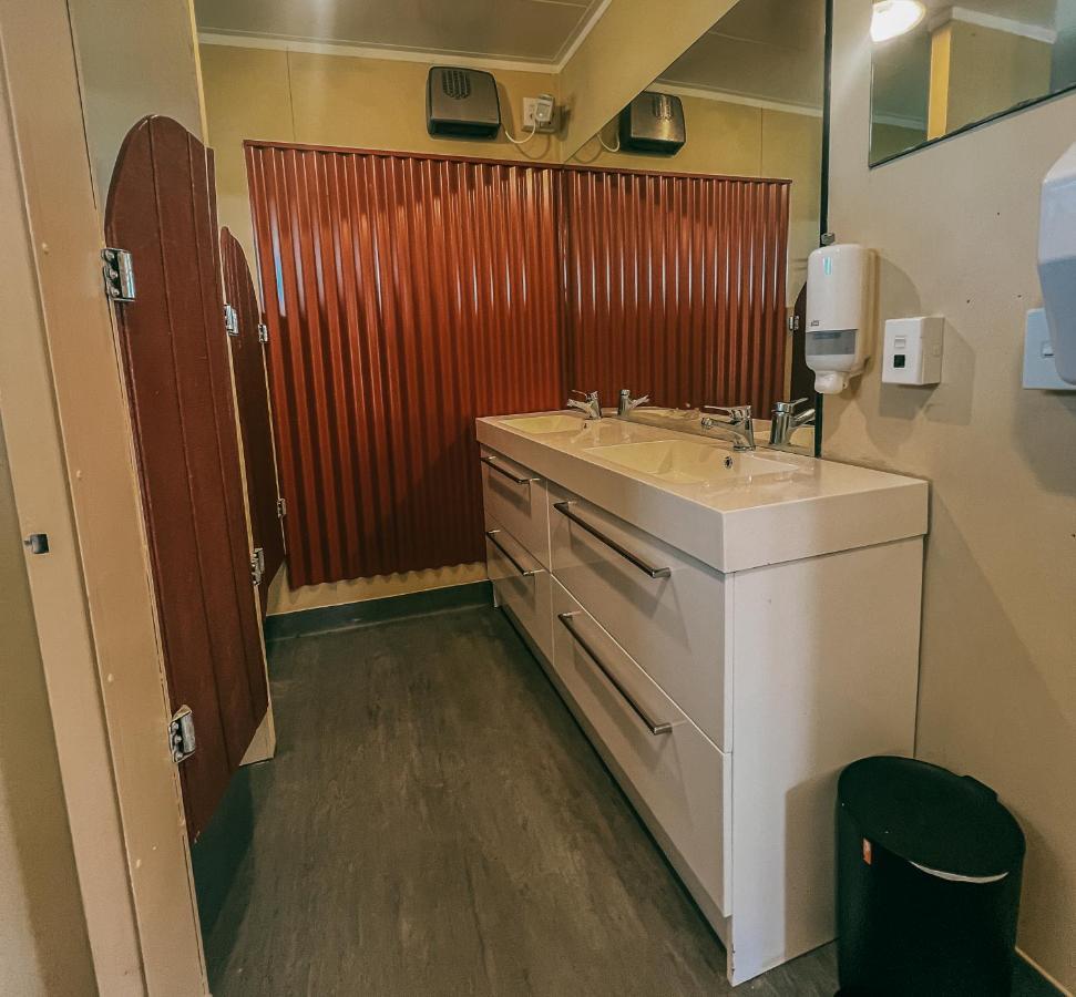 Lake Mahinapua Hotel Ruatapu Екстериор снимка