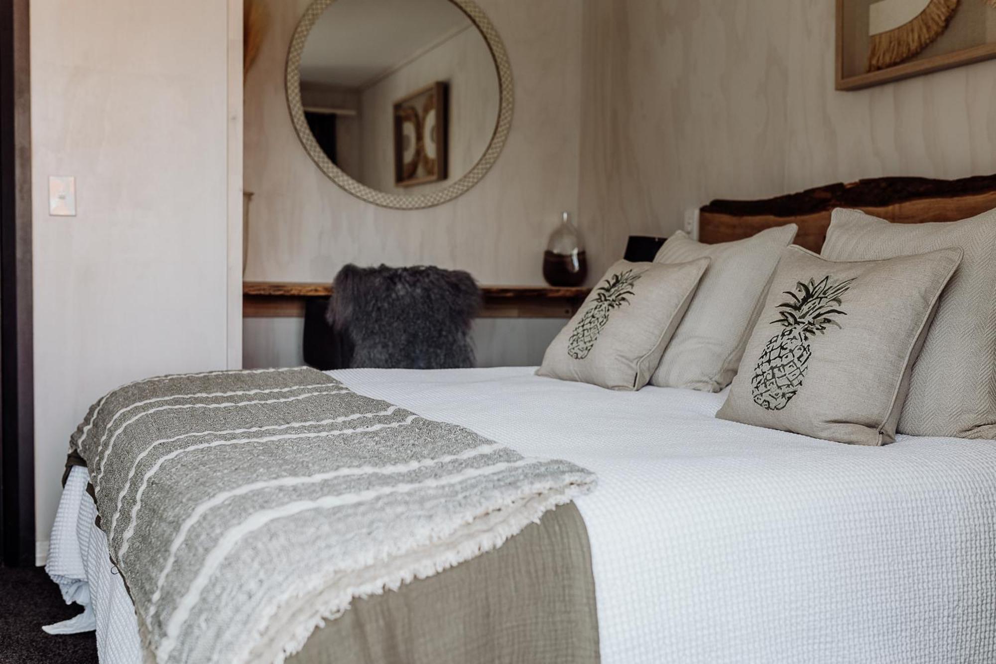 Lake Mahinapua Hotel Ruatapu Екстериор снимка